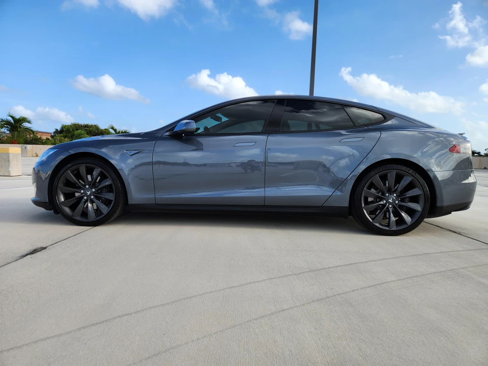 2013 Tesla Model S - Image 11 of 31