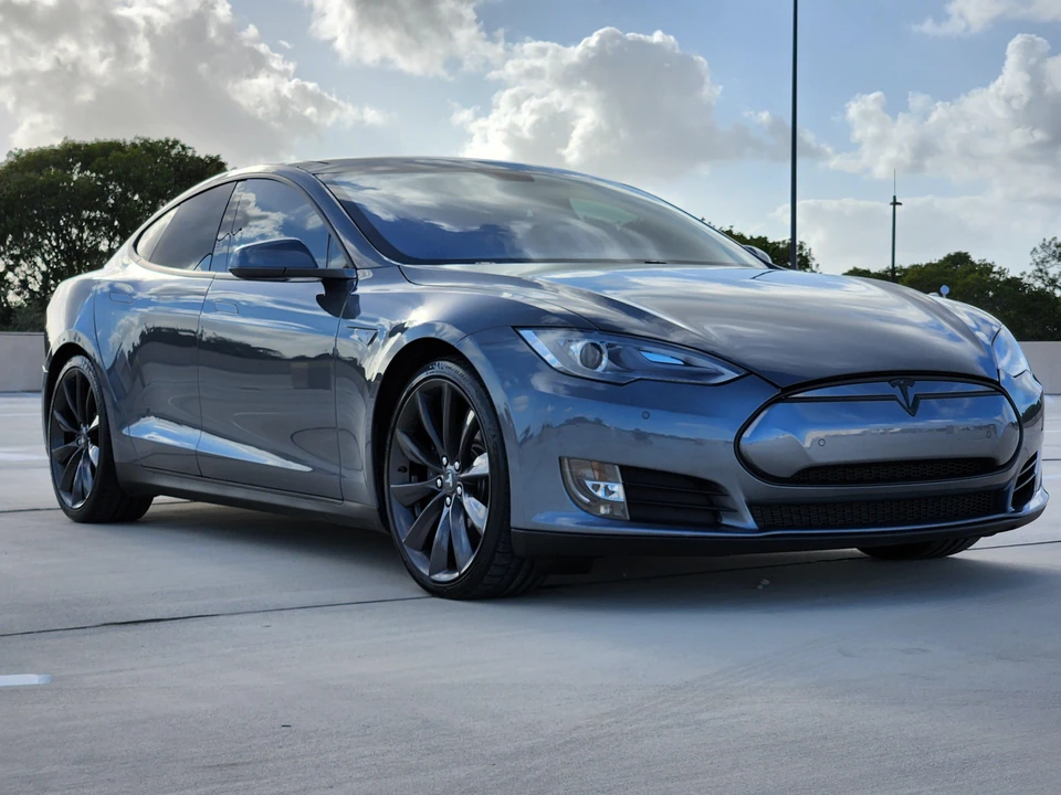 2013 Tesla Model S - Image 18 of 31