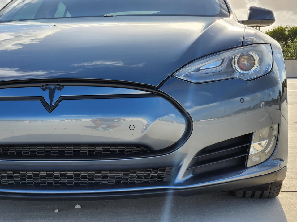 2013 Tesla Model S - Image 23 of 31