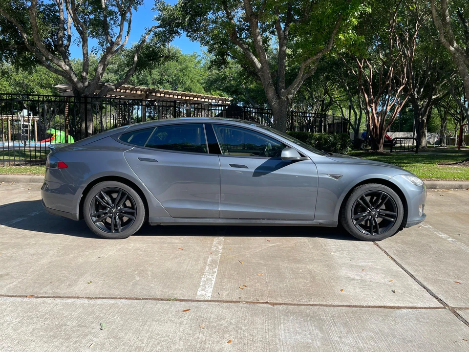 2013 Tesla Model S - Image 27 of 31
