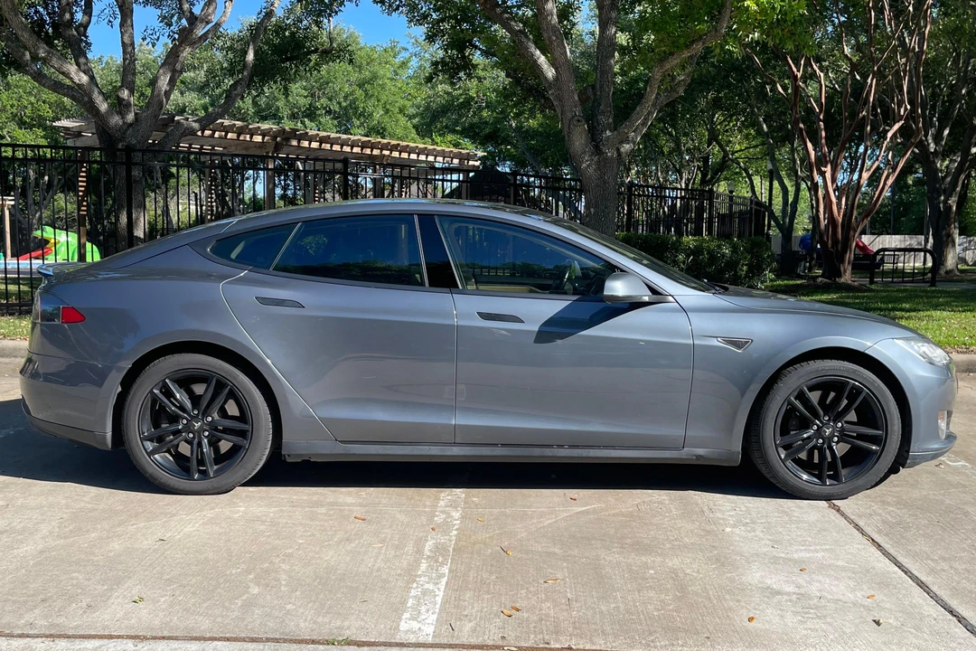 2013 Tesla Model S - Image 3 of 31
