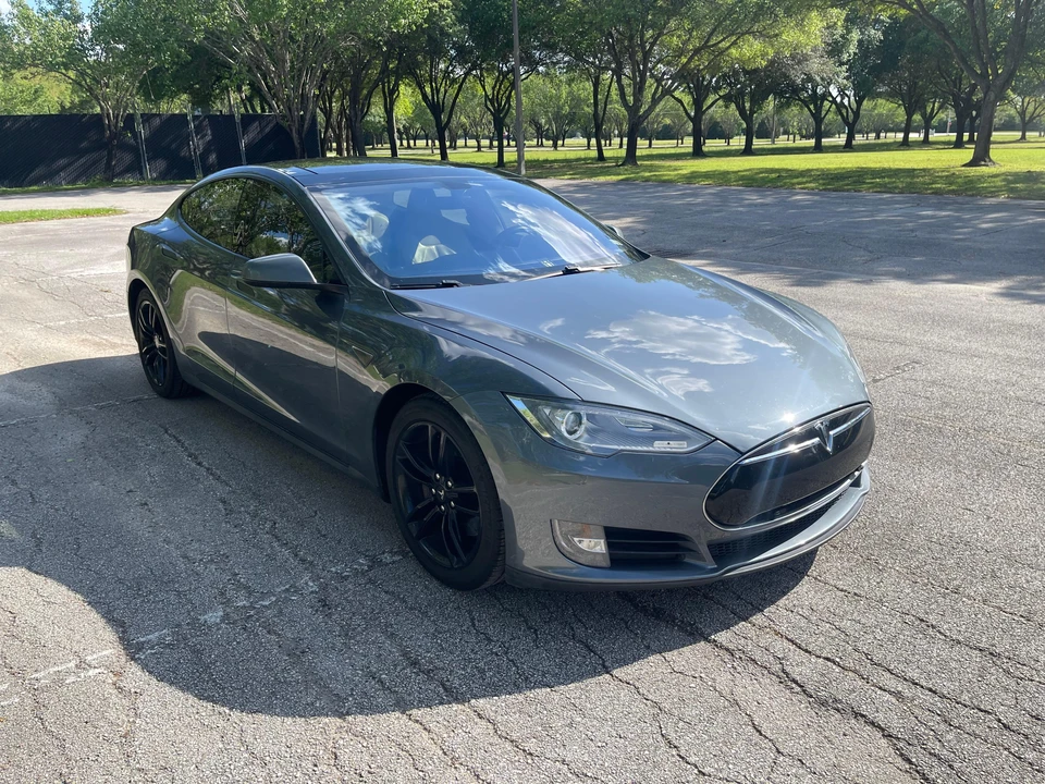 2013 Tesla Model S - Image 31 of 31