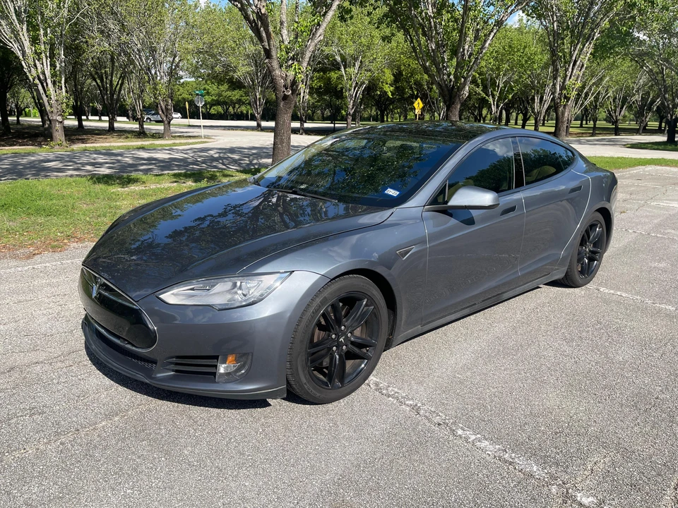 2013 Tesla Model S - Image 12 of 31