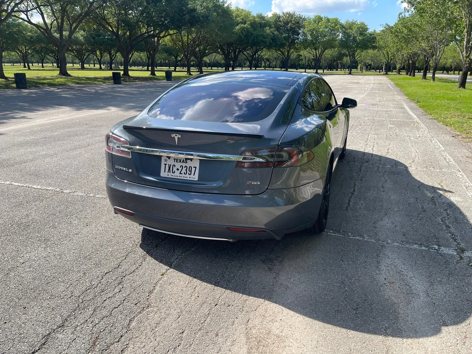 2013 Tesla Model S - Image 23 of 31