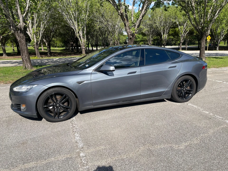 2013 Tesla Model S - Image 13 of 31