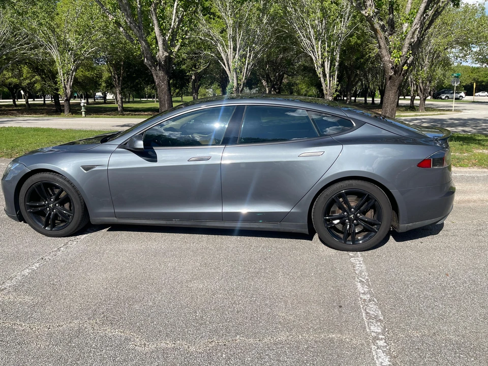 2013 Tesla Model S - Image 15 of 31