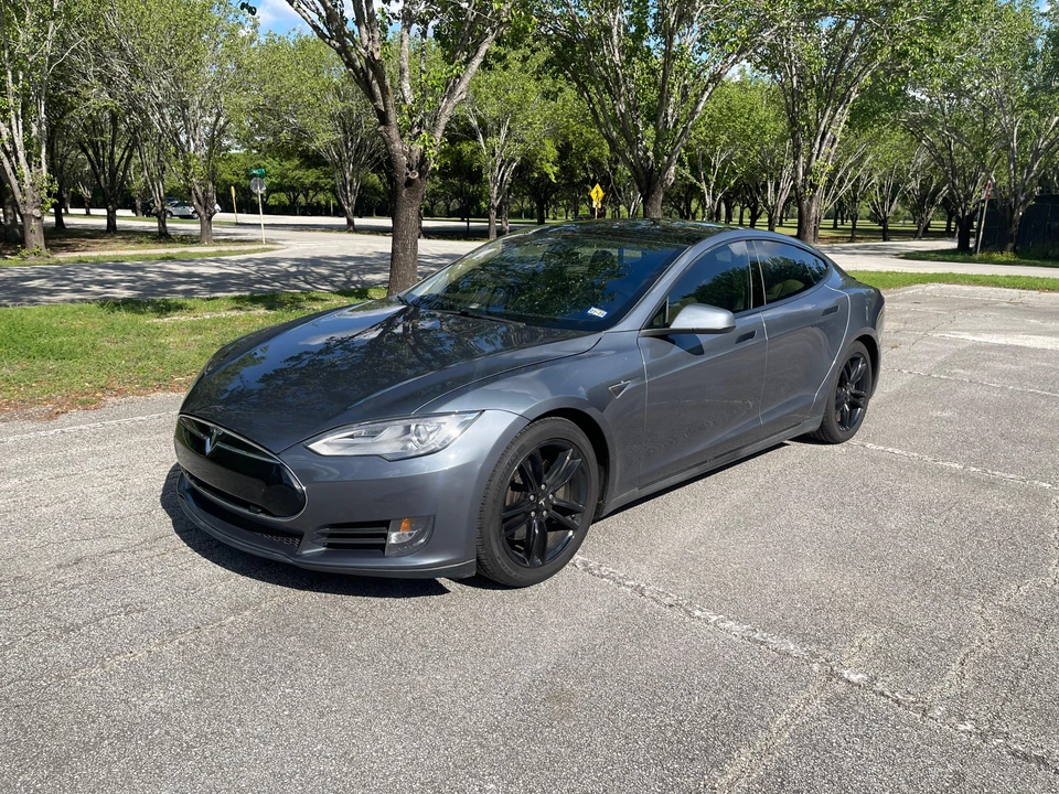2013 Tesla Model S - Image 11 of 31