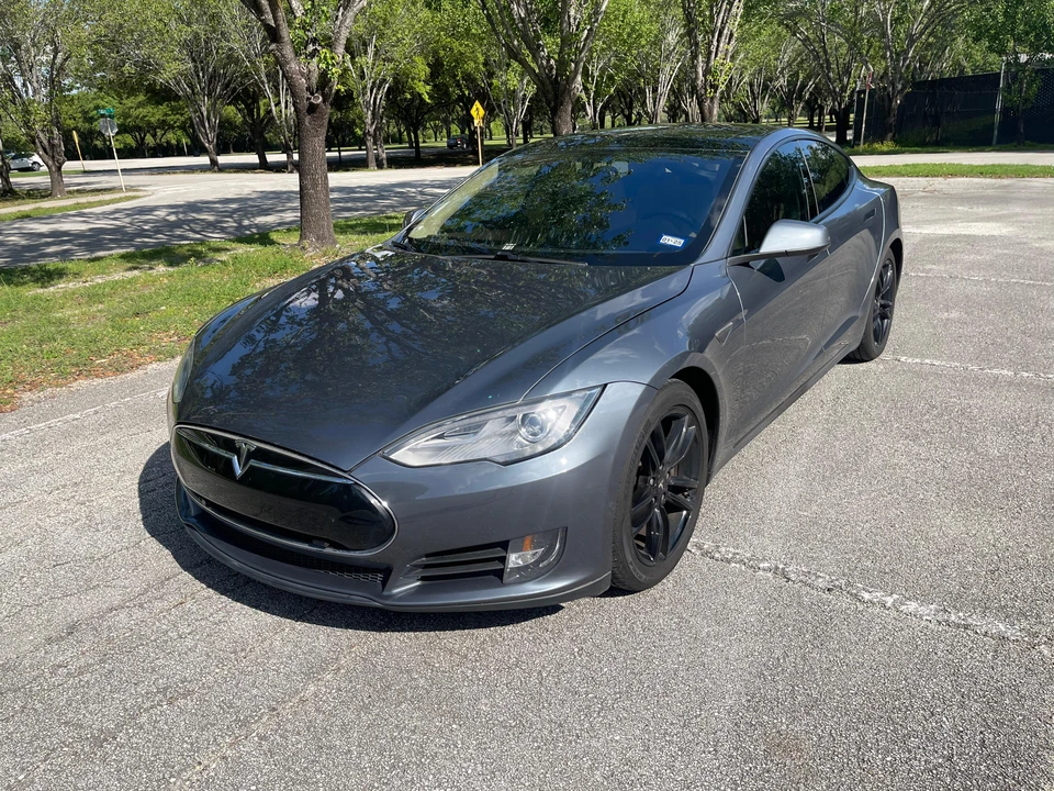 2013 Tesla Model S - Image 9 of 31