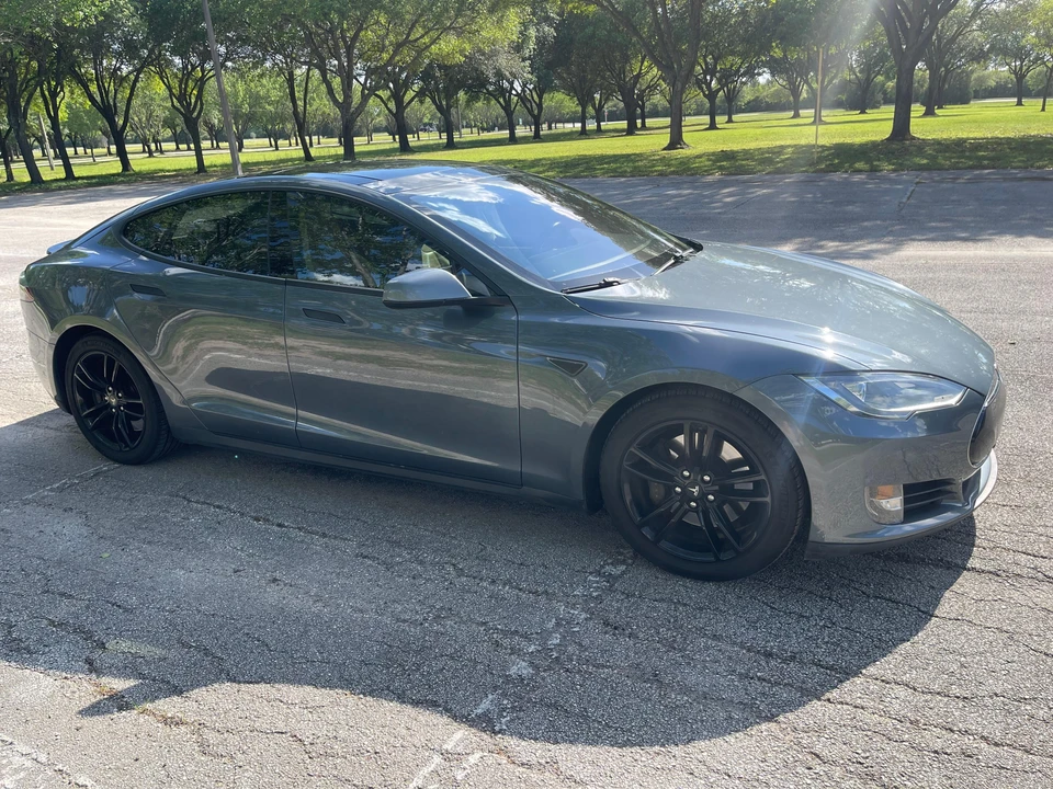 2013 Tesla Model S - Image 28 of 31