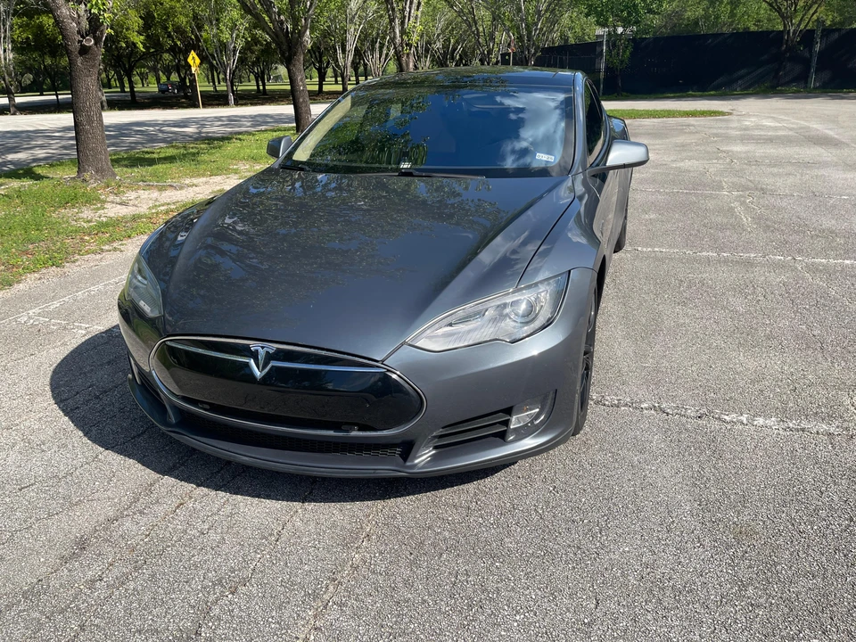 2013 Tesla Model S - Image 8 of 31