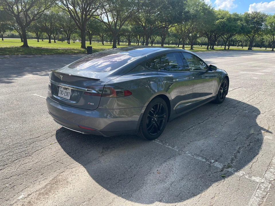 2013 Tesla Model S - Image 25 of 31