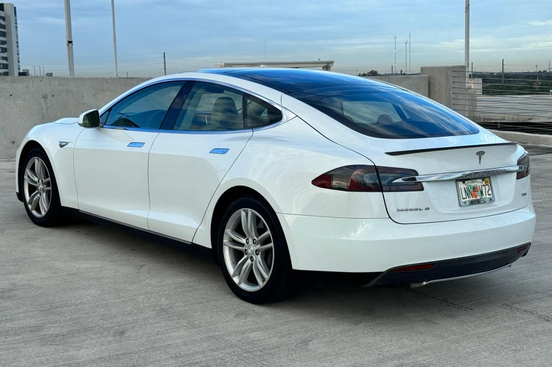 2013 Tesla Model S - Image 4 of 31