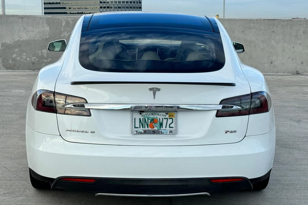 2013 Tesla Model S - Image 5 of 31