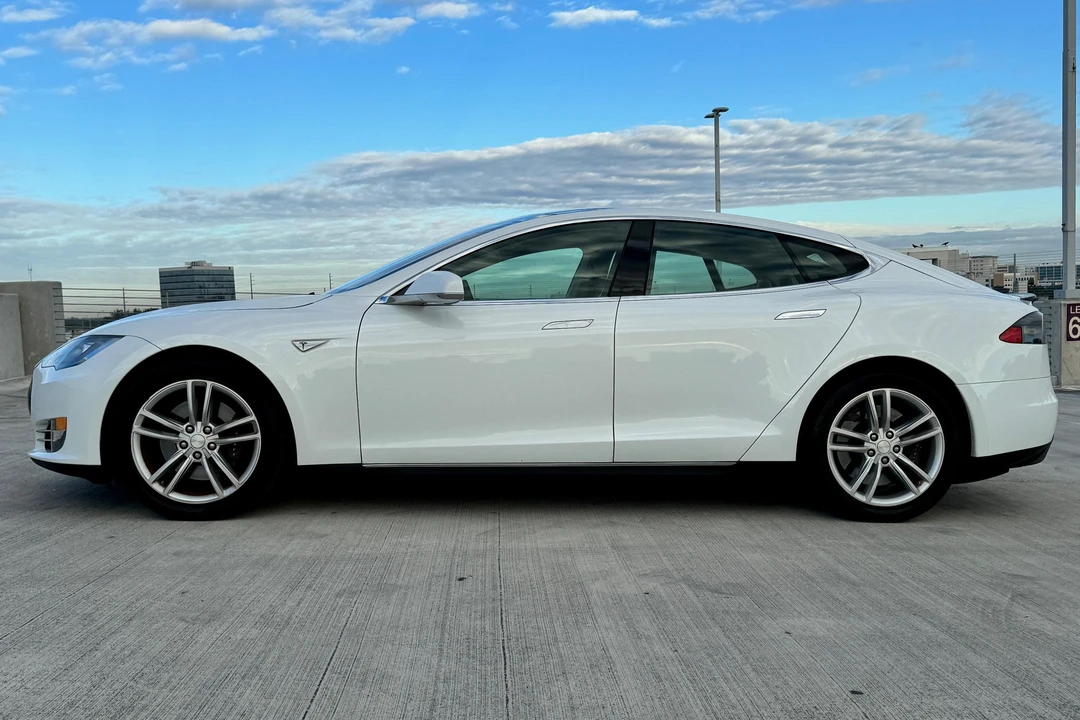 2013 Tesla Model S - Image 3 of 31
