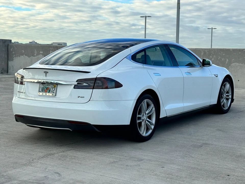 2013 Tesla Model S - Image 20 of 31