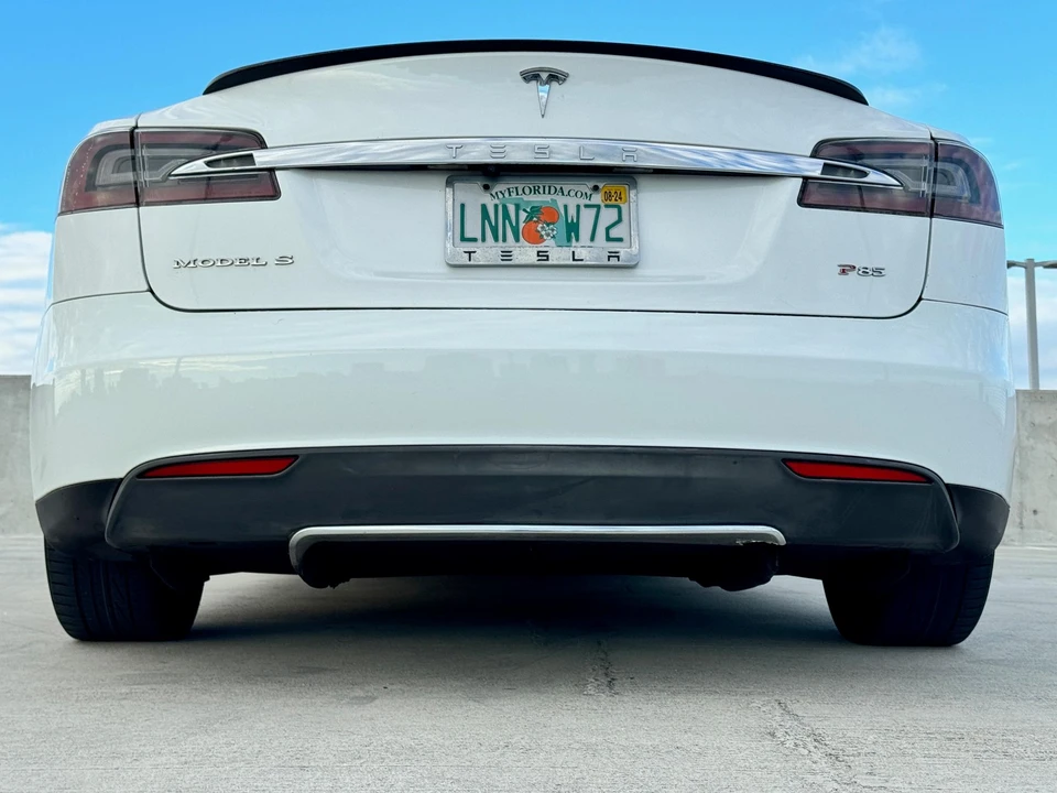 2013 Tesla Model S - Image 17 of 31