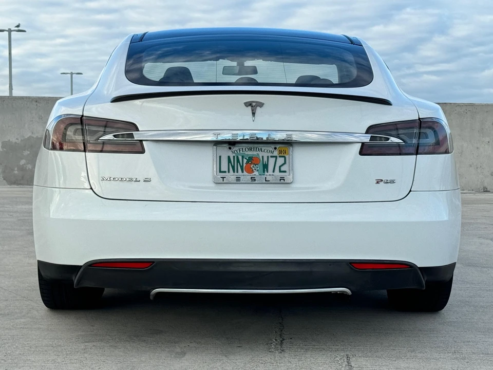 2013 Tesla Model S - Image 16 of 31