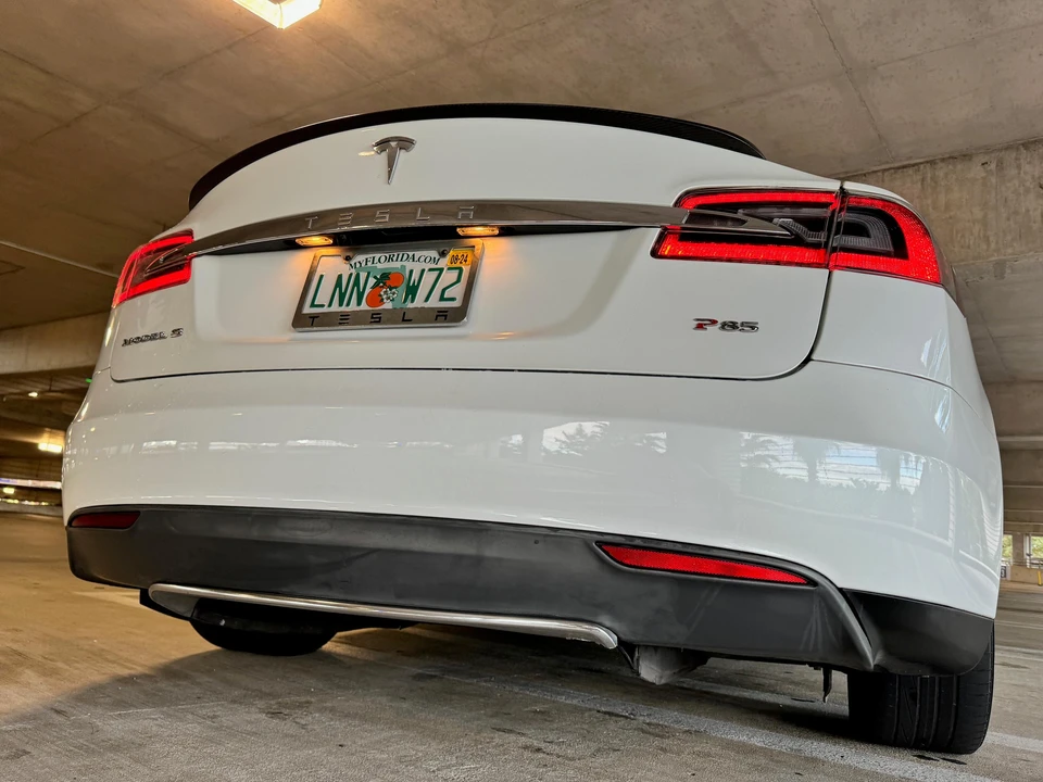 2013 Tesla Model S - Image 18 of 31