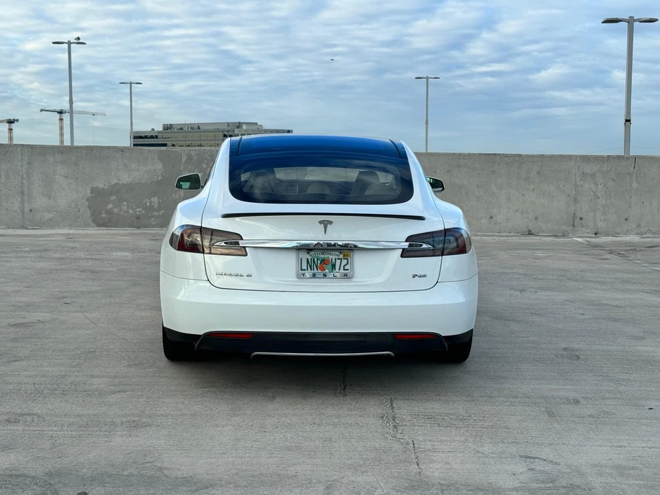 2013 Tesla Model S - Image 15 of 31