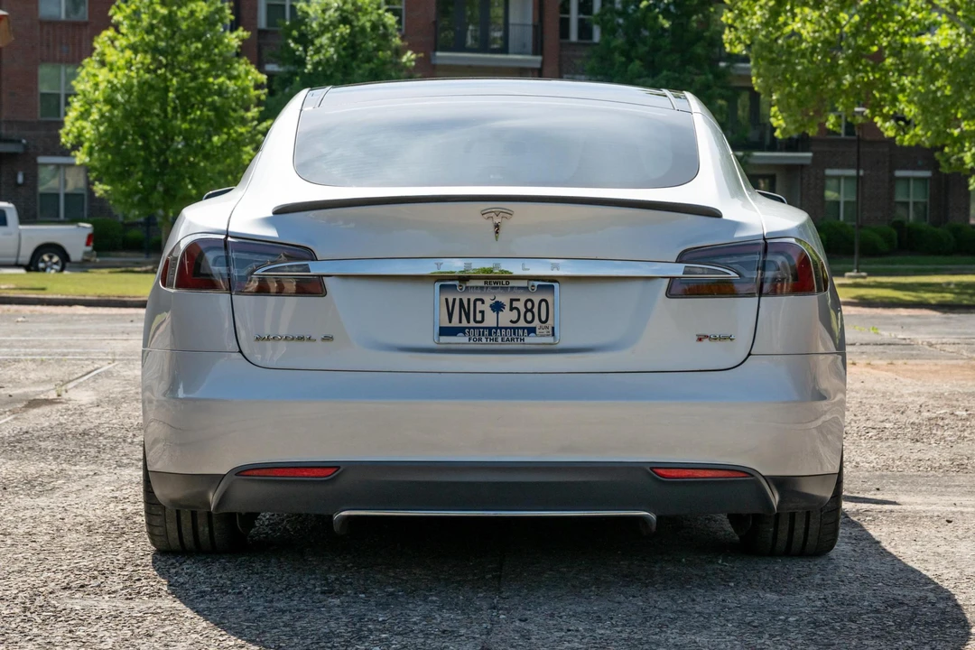 2013 Tesla Model S - Image 5 of 31