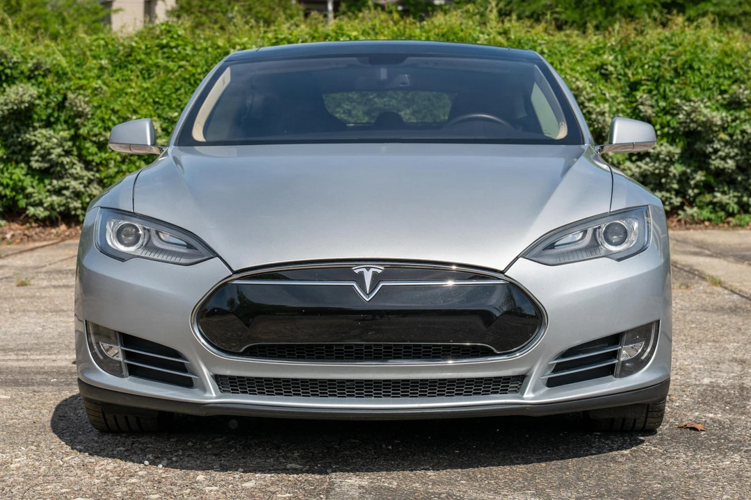 2013 Tesla Model S - Image 2 of 31