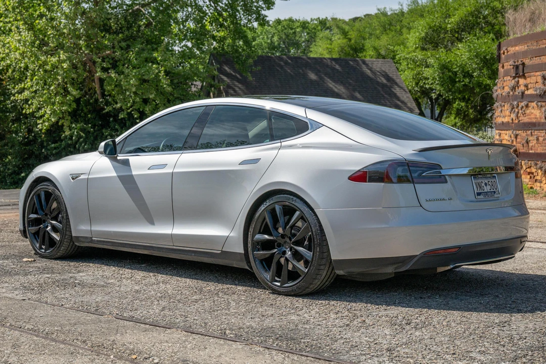 2013 Tesla Model S - Image 4 of 31