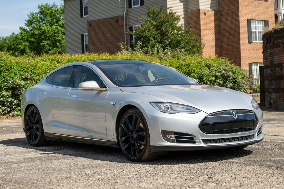 2013 Tesla Model S - Image 8 of 31