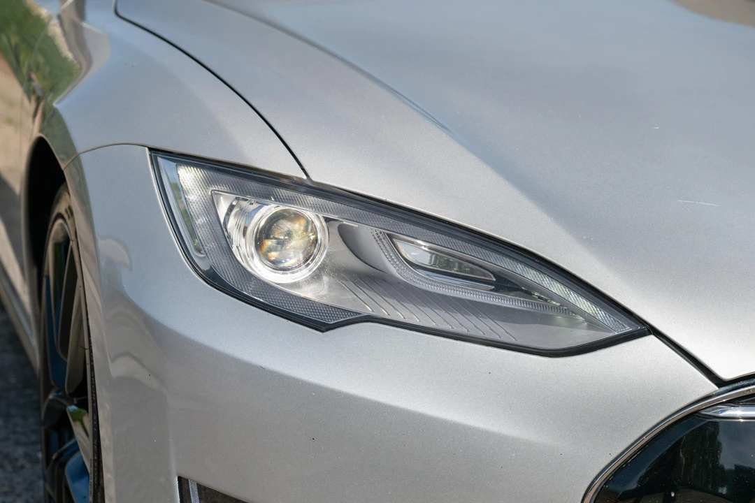 2013 Tesla Model S - Image 12 of 31