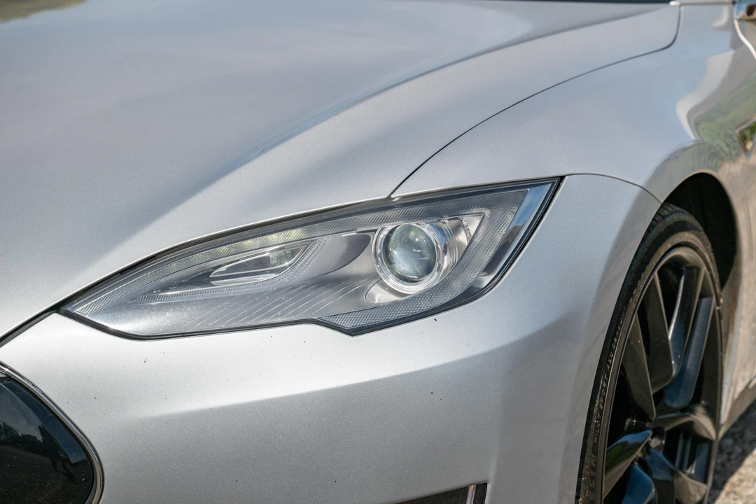 2013 Tesla Model S - Image 17 of 31