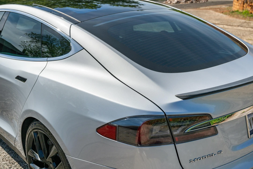 2013 Tesla Model S - Image 24 of 31