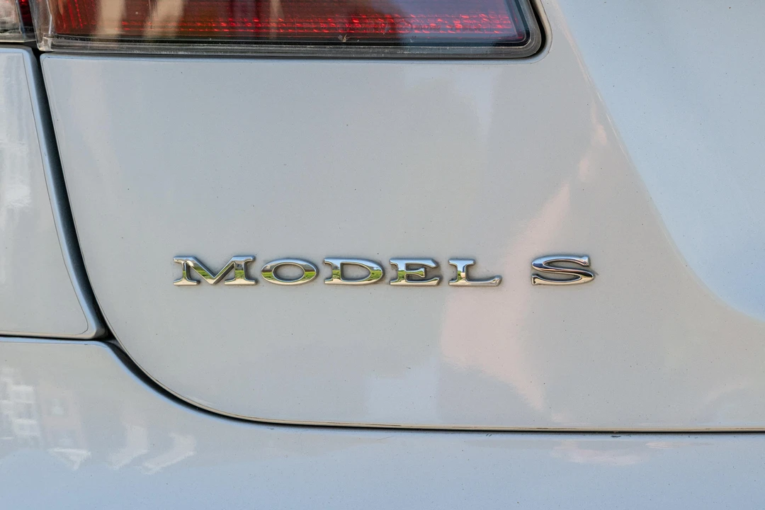 2013 Tesla Model S - Image 26 of 31