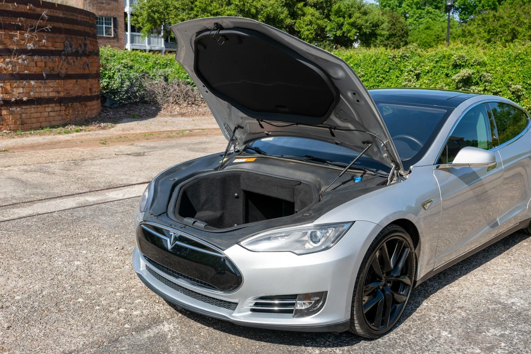 2013 Tesla Model S - Image 10 of 31