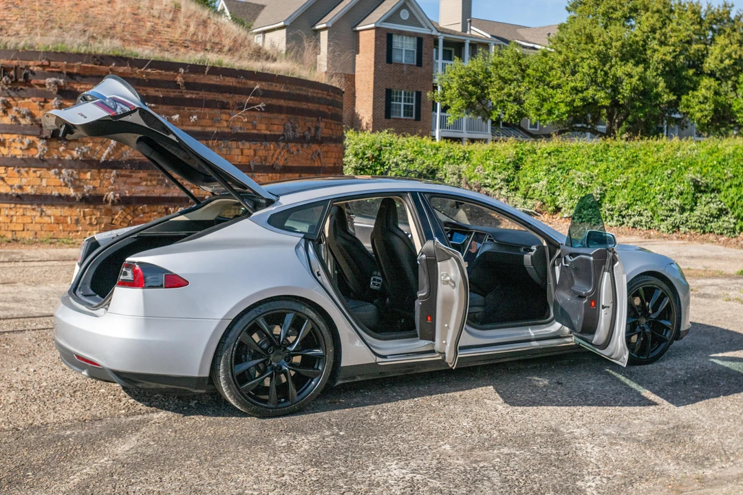 2013 Tesla Model S - Image 11 of 31