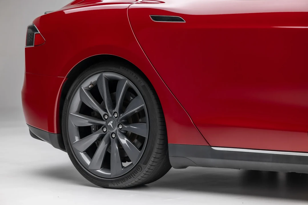 2013 Tesla Model S - Image 26 of 31