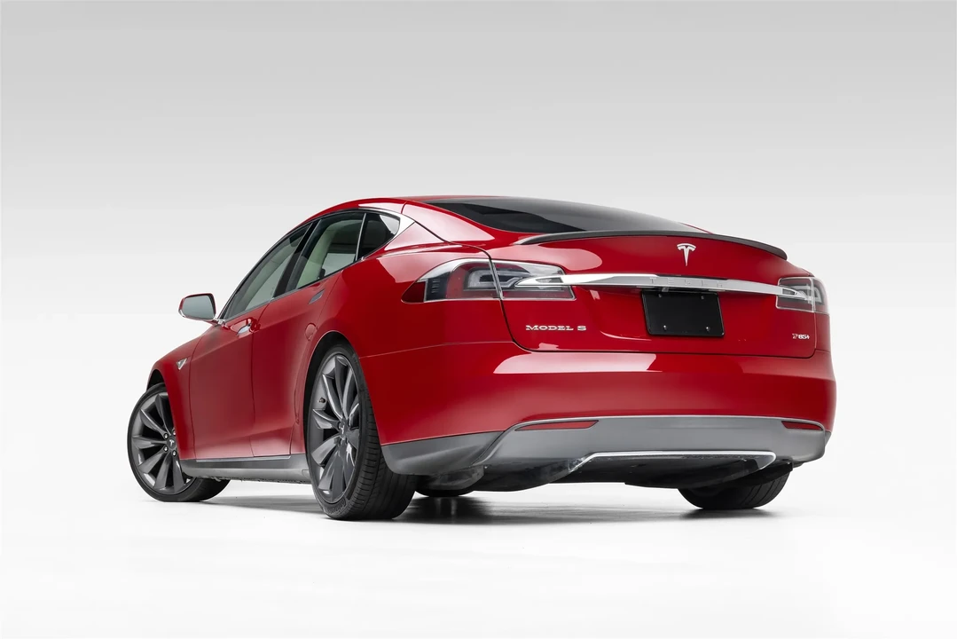 2013 Tesla Model S - Image 11 of 31
