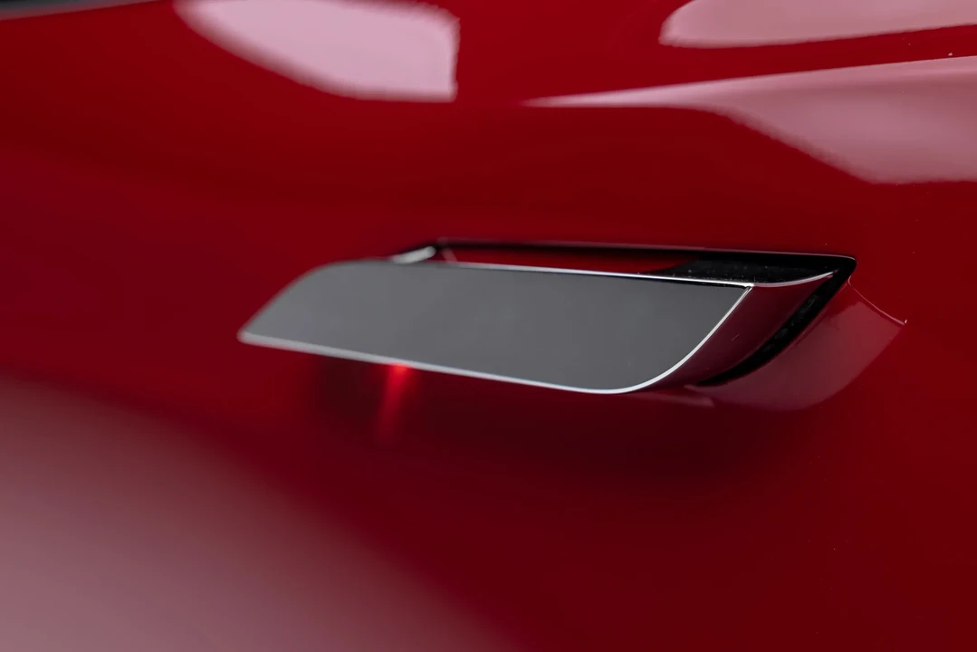 2013 Tesla Model S - Image 22 of 31