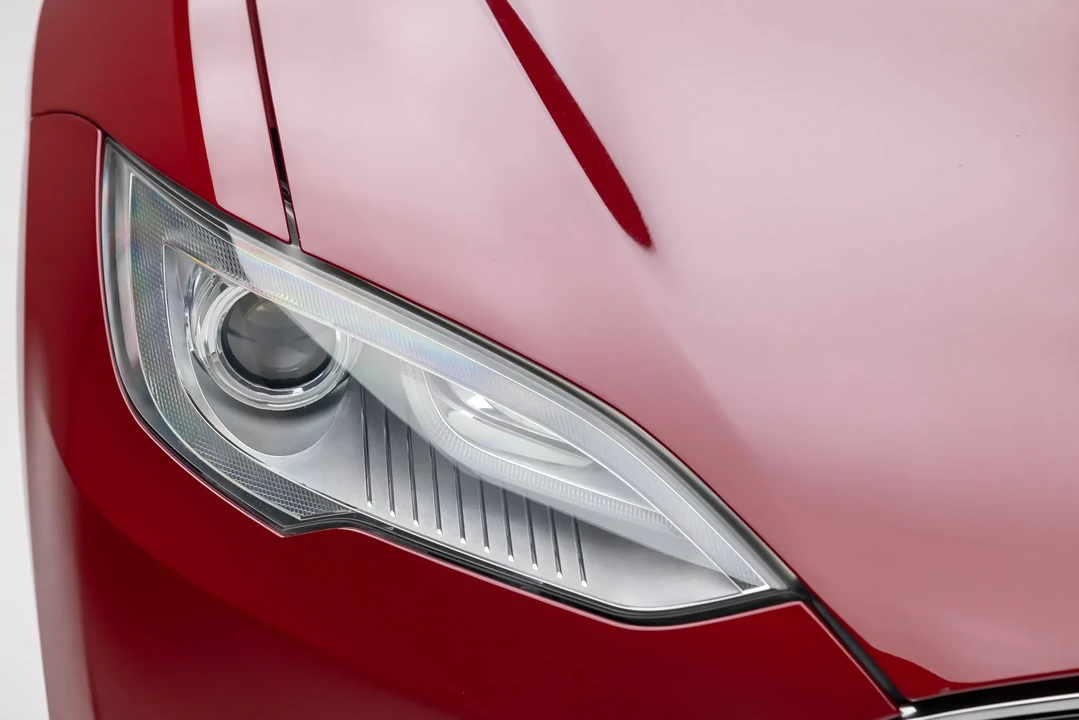 2013 Tesla Model S - Image 29 of 31