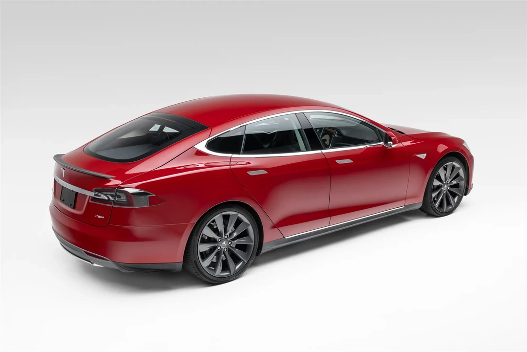 2013 Tesla Model S - Image 13 of 31
