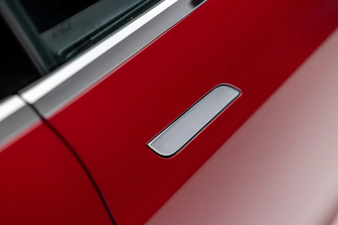 2013 Tesla Model S - Image 21 of 31