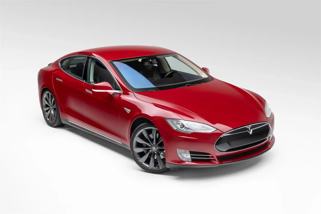 2013 Tesla Model S - Image 4 of 31
