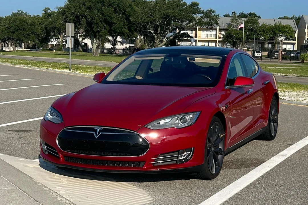 2013 Tesla Model S - Image 12 of 31