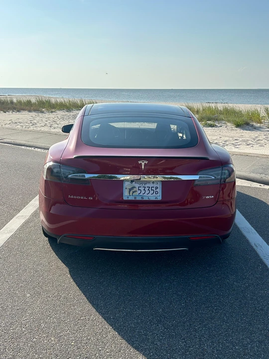 2013 Tesla Model S - Image 23 of 31
