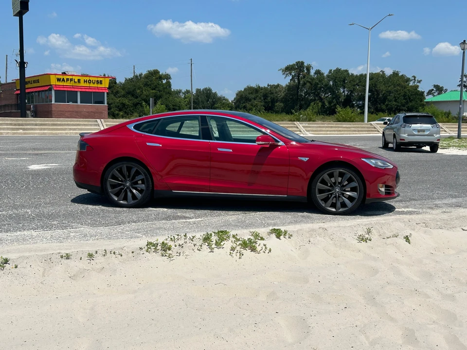 2013 Tesla Model S - Image 30 of 31