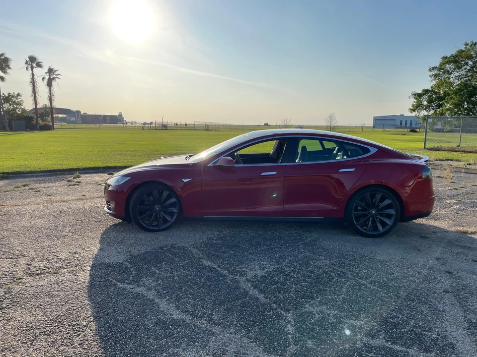 2013 Tesla Model S - Image 16 of 31