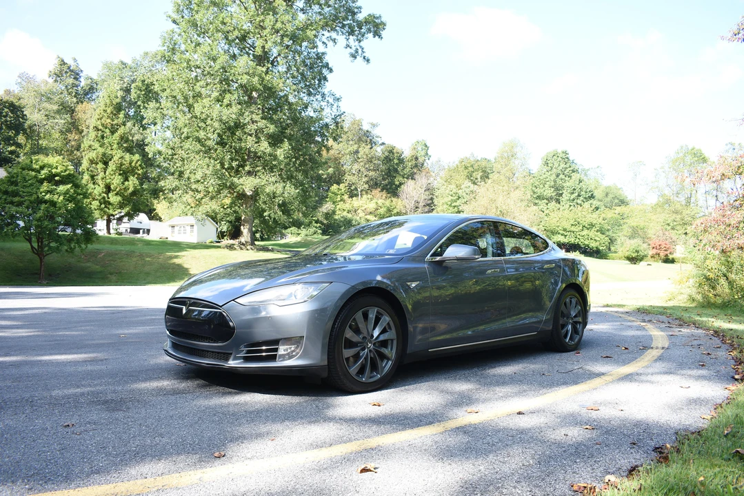 2013 Tesla Model S - Image 13 of 31