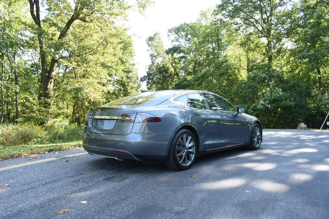 2013 Tesla Model S - Image 28 of 31