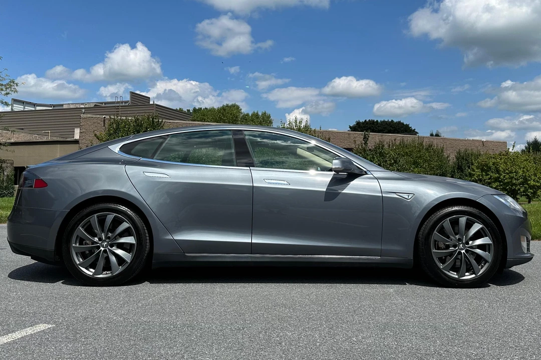 2013 Tesla Model S - Image 3 of 31