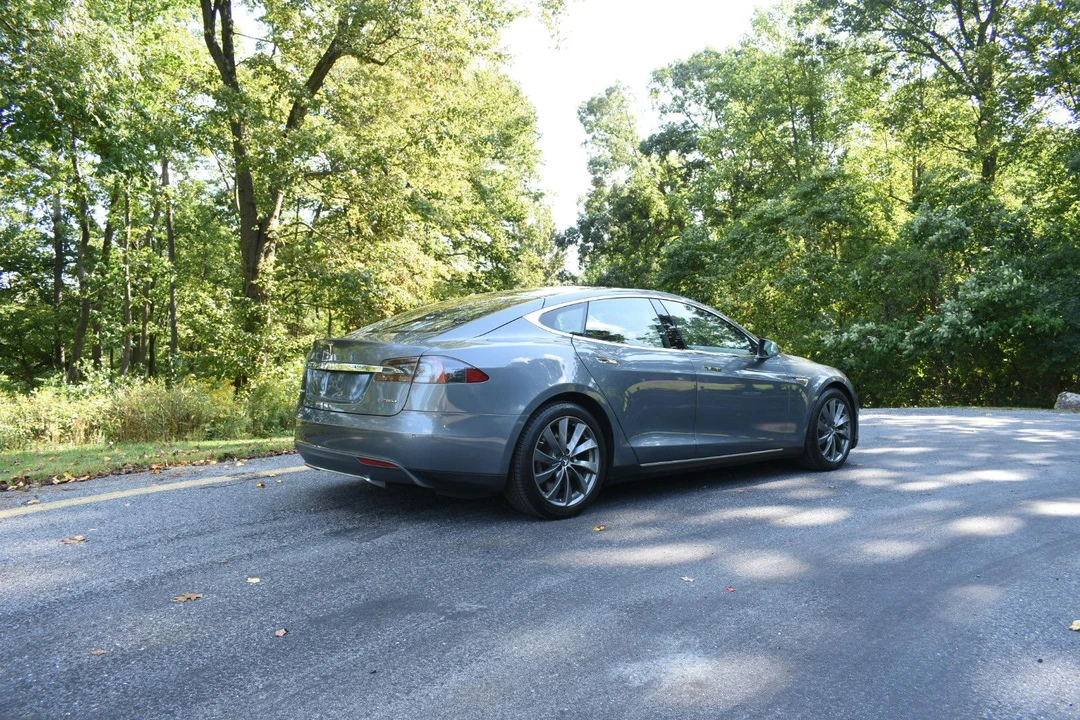2013 Tesla Model S - Image 29 of 31