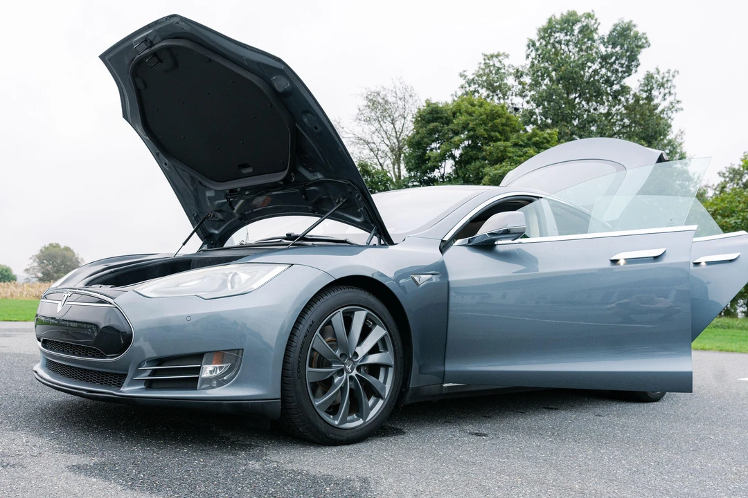2013 Tesla Model S - Image 17 of 31