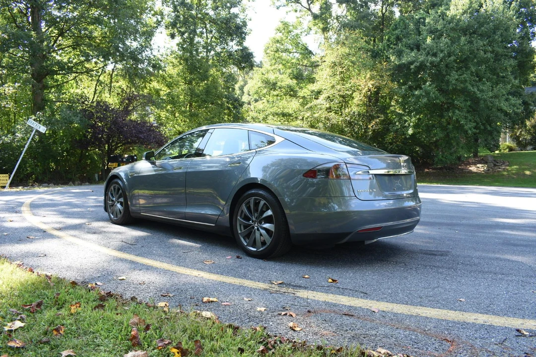 2013 Tesla Model S - Image 23 of 31